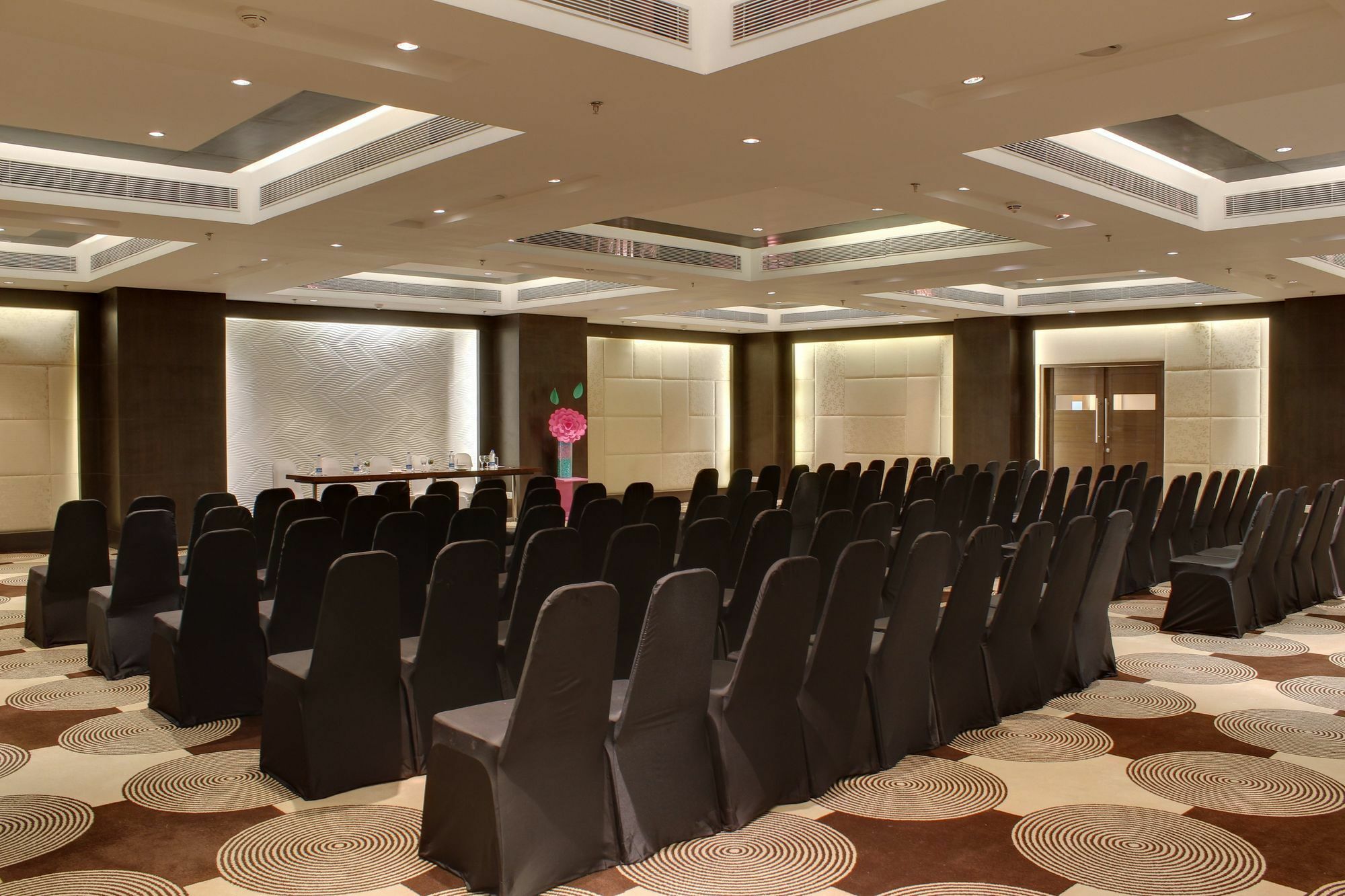 Vivanta Ahmedabad Sg Highway Εξωτερικό φωτογραφία