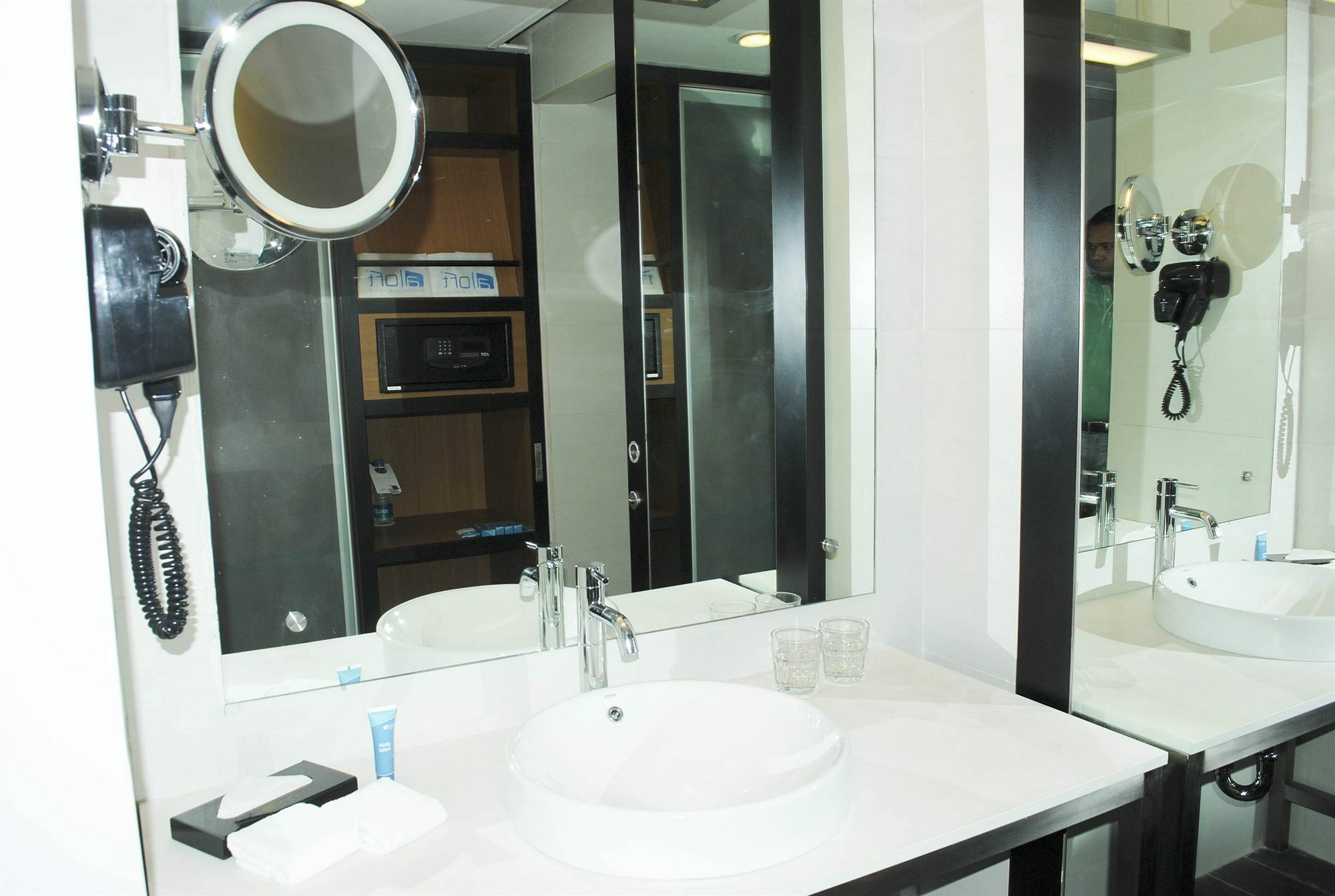 Vivanta Ahmedabad Sg Highway Εξωτερικό φωτογραφία